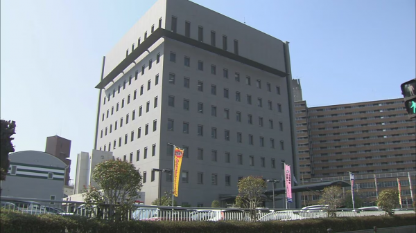 一名 54 岁女子因涉嫌掌掴一名她并不认识的 20 多岁男子 一名 54 岁女子因涉嫌掌掴一名她并不认识的 20 多岁男子