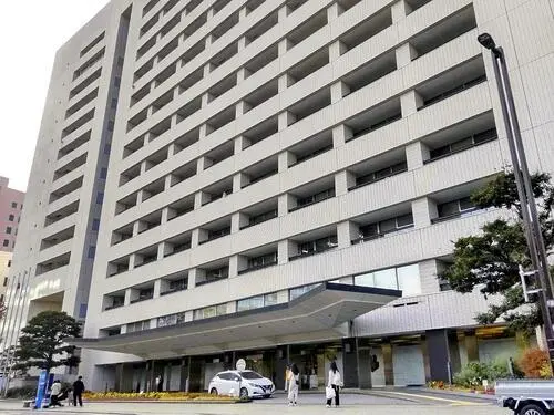 接到 119 紧急呼叫的调度员忘记按下调度按钮,导致救护车延 接到 119 紧急呼叫的调度员忘记按下调度按钮,导致救护车延