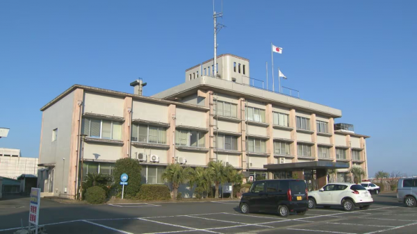 鹿儿岛县指宿市发生两车迎头相撞事故,造成包括小学生在内的五人 鹿儿岛县指宿市发生两车迎头相撞事故,造成包括小学生在内的五人