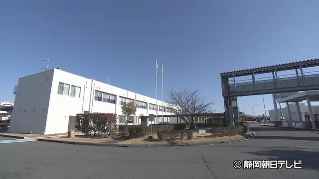 行驶中惊觉剧烈异常震动,刚靠边停下整辆车便瞬间沦为巨大火球! 行驶中惊觉剧烈异常震动,刚靠边停下整辆车便瞬间沦为巨大火球!