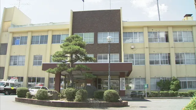 撞完人还打电话恶人先告状?境港76岁无业男深夜开轻卡闯黄/红 撞完人还打电话恶人先告状?境港76岁无业男深夜开轻卡闯黄/红