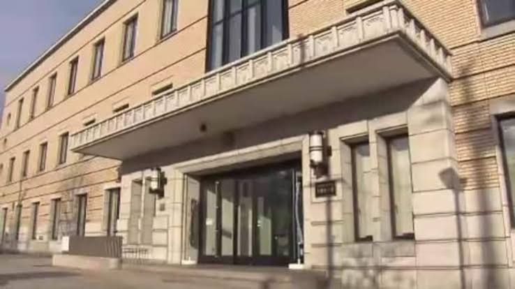 不交手机就揍死你,86岁大爷暴打70岁女友抢走手机,涉嫌强盗 不交手机就揍死你,86岁大爷暴打70岁女友抢走手机,涉嫌强盗