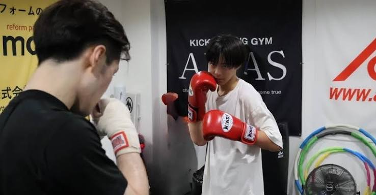 强拉不熟高中生“切磋拳击”,戴上拳套单方面暴打1小时,致对方 强拉不熟高中生“切磋拳击”,戴上拳套单方面暴打1小时,致对方