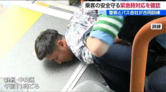 强拉不熟高中生“切磋拳击”，戴上拳套单方面暴打1小时，致对方