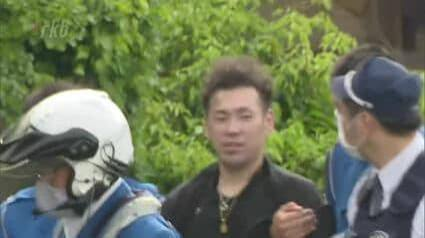 持17厘米长刀夜闯邻居房间,猛刺左肋还要扎胸!53岁无业男涉 持17厘米长刀夜闯邻居房间,猛刺左肋还要扎胸!53岁无业男涉