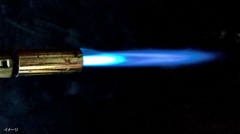 骇人听闻的职场霸凌！为阻止员工辞职竟逼其“全裸爬电线”、自制